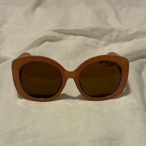 Chic Tan Sunglasses